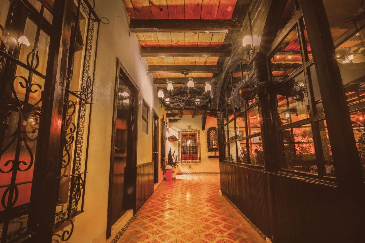 Hotel Palacio De Moctezuma San Cristóbal de Las Casas Buitenkant foto