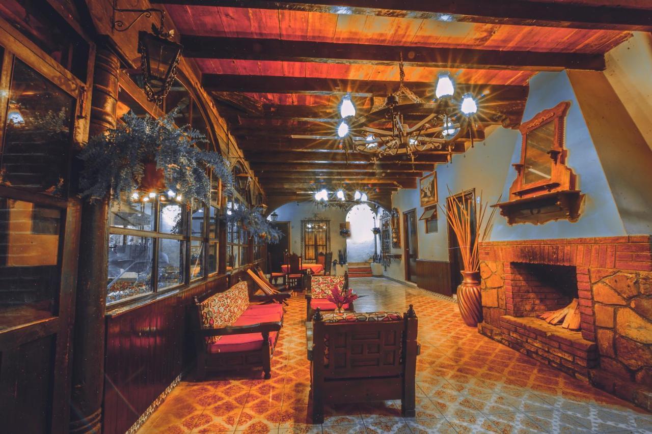 Hotel Palacio De Moctezuma San Cristóbal de Las Casas Buitenkant foto